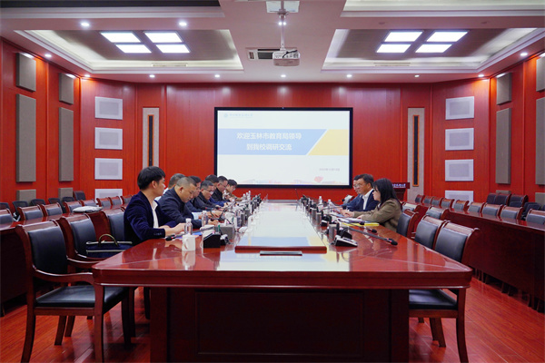 座谈会现场 座谈会现场