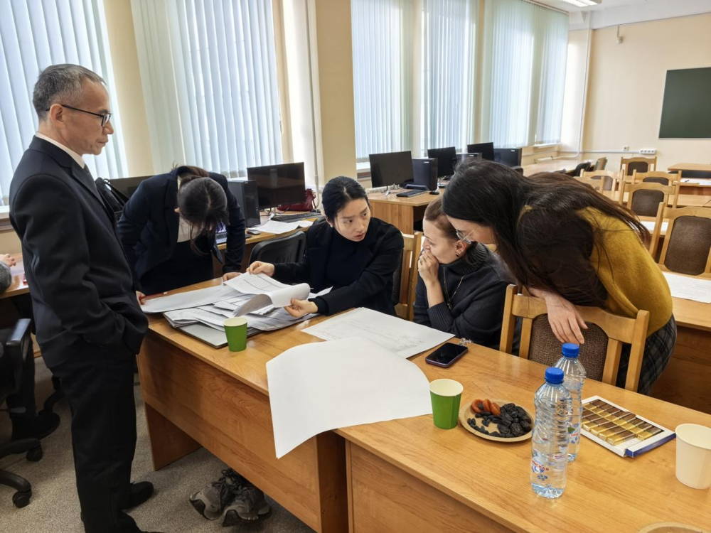 各专业课程体系研讨会现场 各专业课程体系研讨会现场