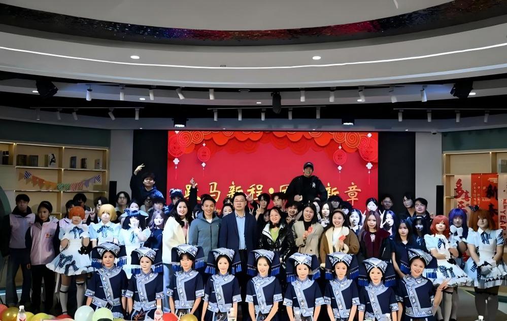 现场合照 现场合照