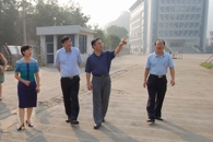 自治区教育厅厅长高枫、副市长文和群视察我院