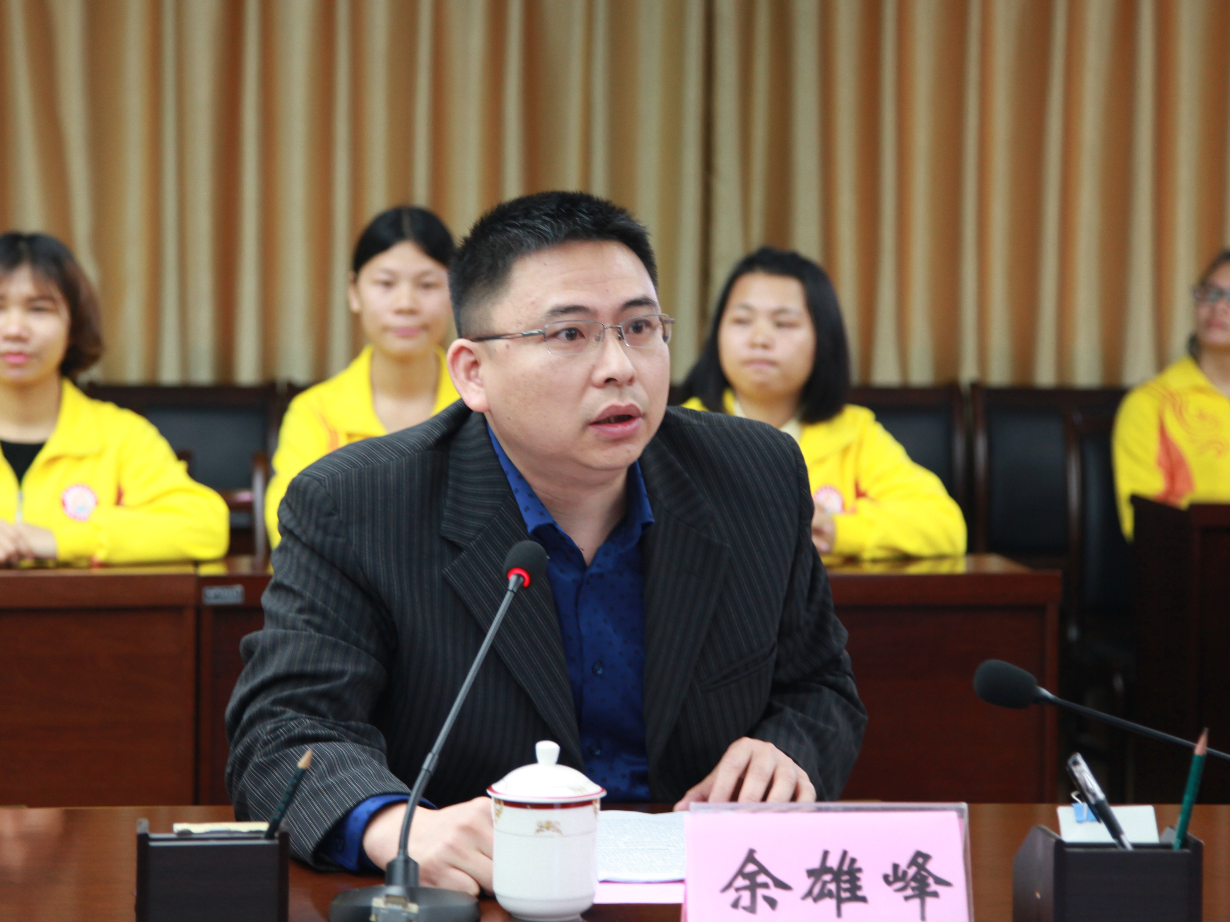 瑞泽物流商贸有限公司市场部经理余雄峰作学徒制合作讲话