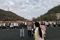 环境与食品工程学院举行“弘扬宪法精神，争做时代新人”主题升旗仪式