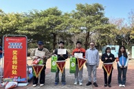 bb贝博为11月“健康柳职”之星级宿舍颁发流动红旗和奖品