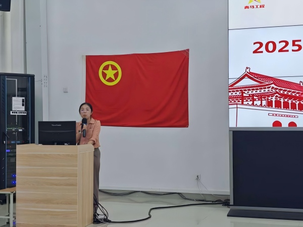 学院党委副书记卢方参加活动并致辞