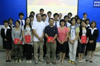 报道校园新闻动态，一届一届传接力棒——我院学生记者团举行第六届交接仪式暨表彰大会