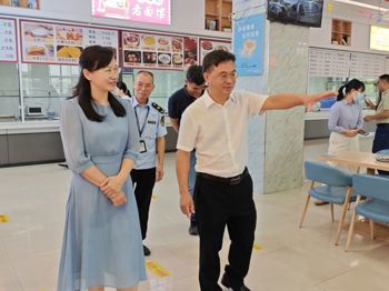 落实食品安全责任，筑牢校园健康防线——鱼峰区领导莅临bb贝博开展秋季开学专项检查