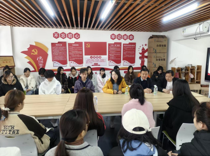 艺术学院顺利举办“谈奋斗青春，话青年成长——我与书记院长面对面”学生干部交流会